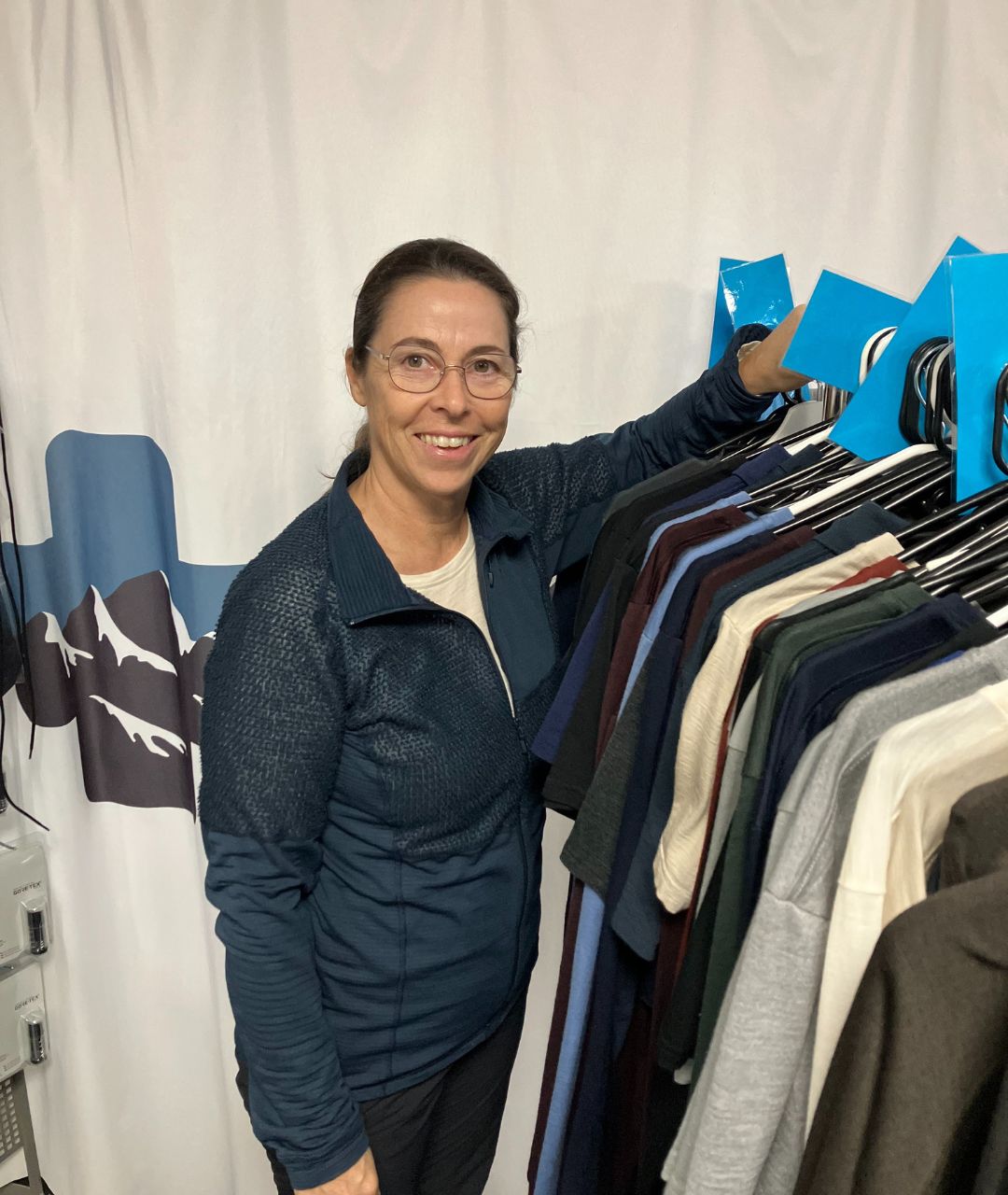 Fleur working with returned LOOW clothing